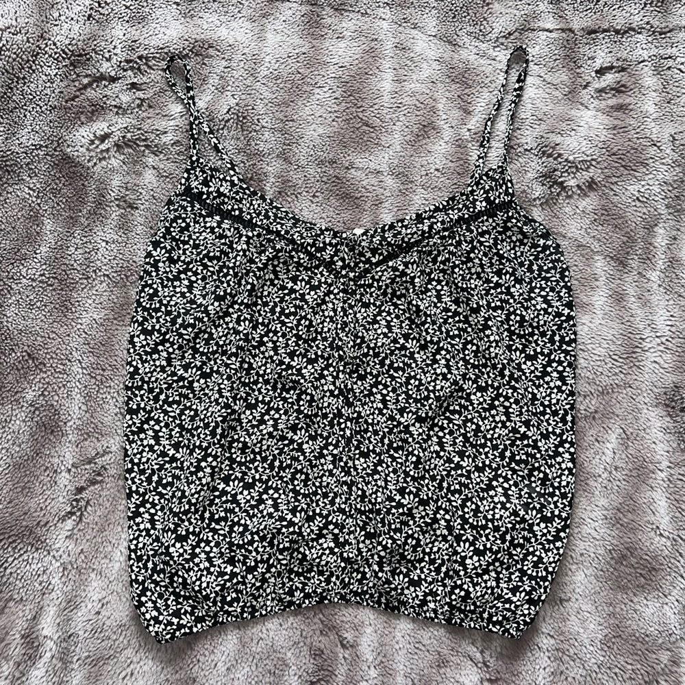 TANK TOP Like New